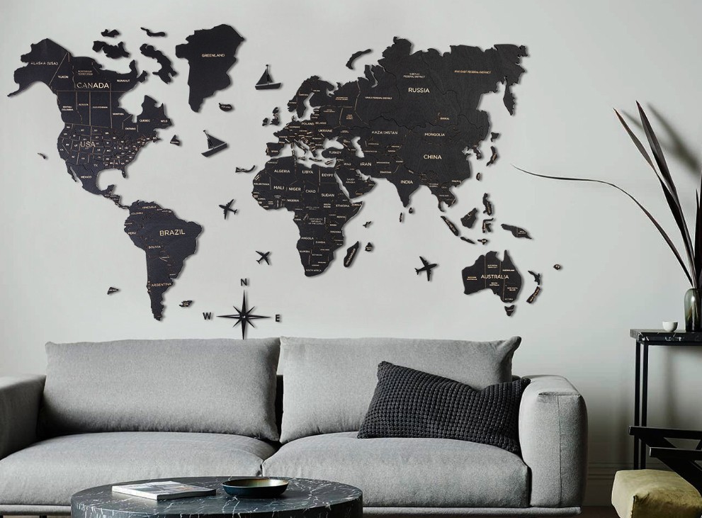 نقشه سفر جهان روی دیوار رنگ مشکی