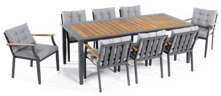 میز و صندلی باغ از آلومینیوم و چوب ساخته شده است