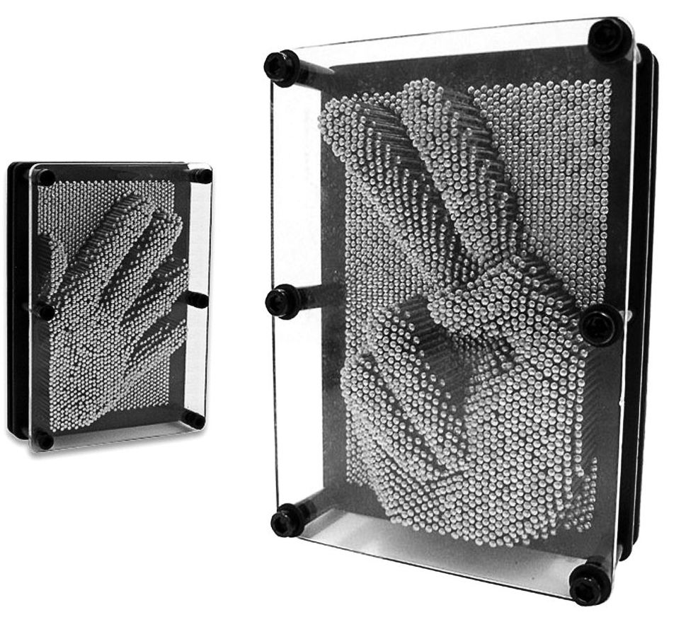 تابلوی هنری سنجاق - اسباب بازی سه بعدی به عنوان یک هنر مدرن
