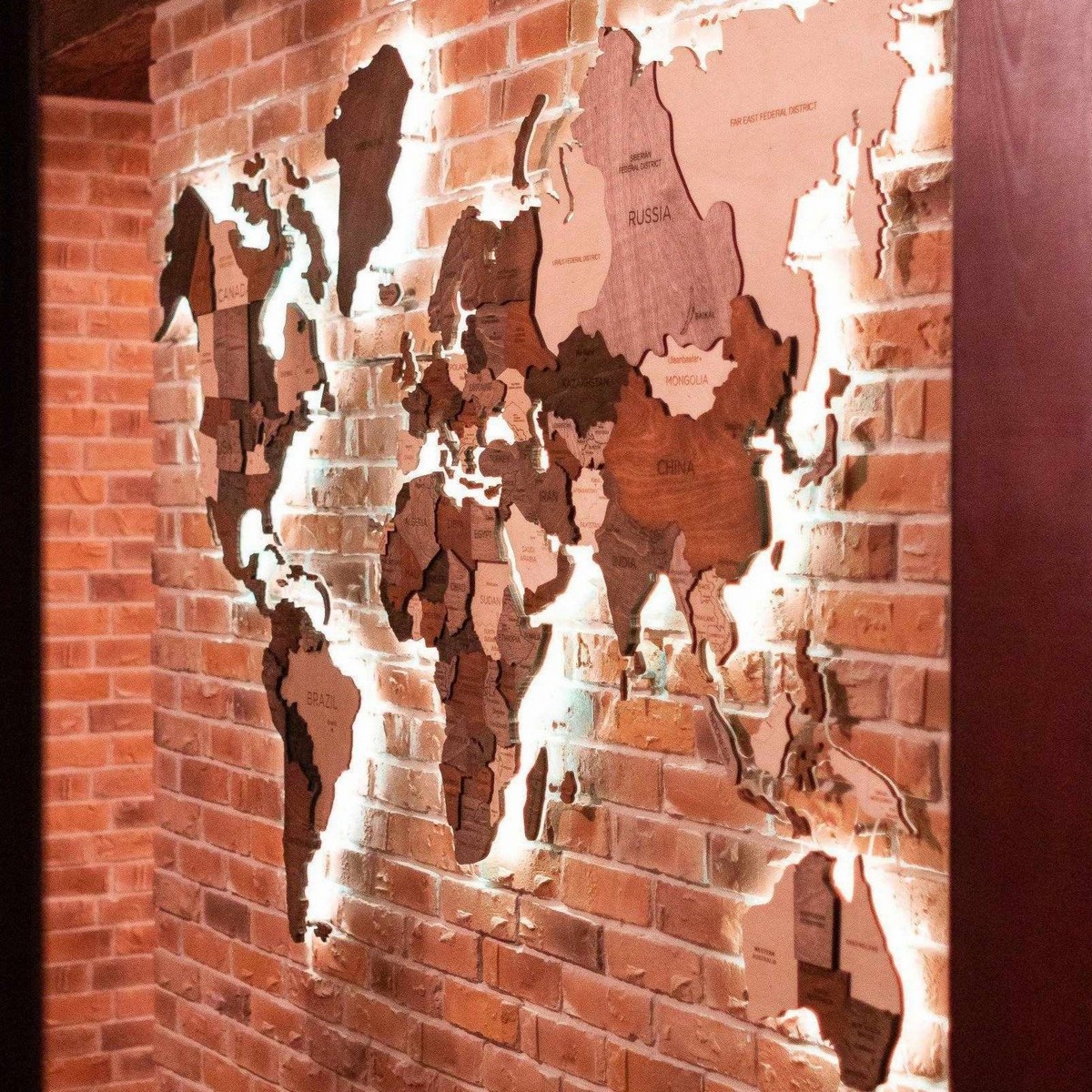 نقاشی دیواری نقشه جهان چوبی با نور LED
