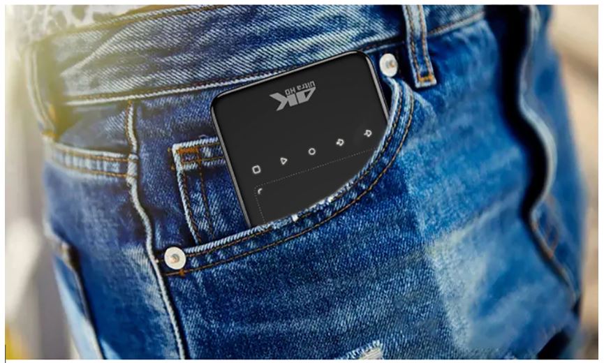 پروژکتور جیبی مینی جیبی 4k فول اچ دی برای گوشی موبایل روی چراغ قوه